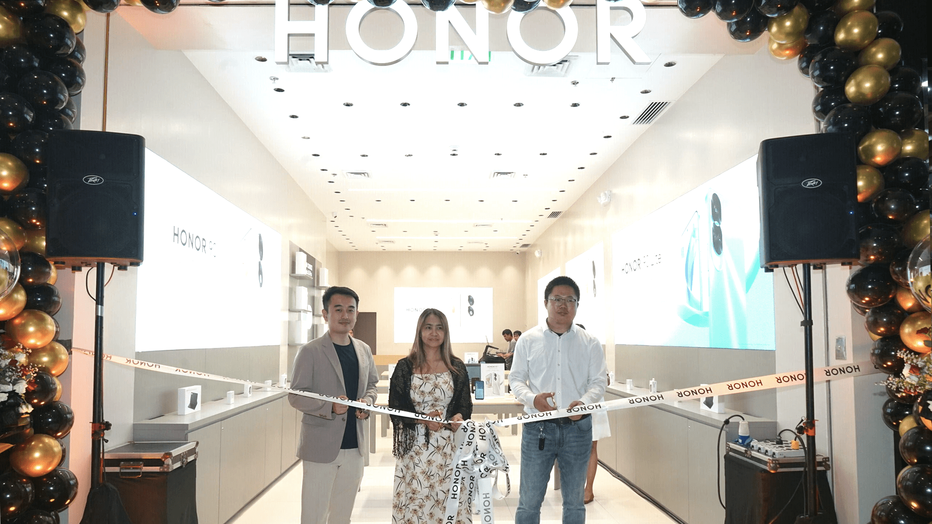 HONOR Opens In The All-New SM City Sto. Tomas Batangas, Aims To Dominate South